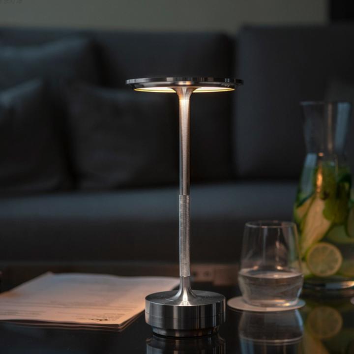 Portable Cordless Table Lamp - Adjustable light intensity