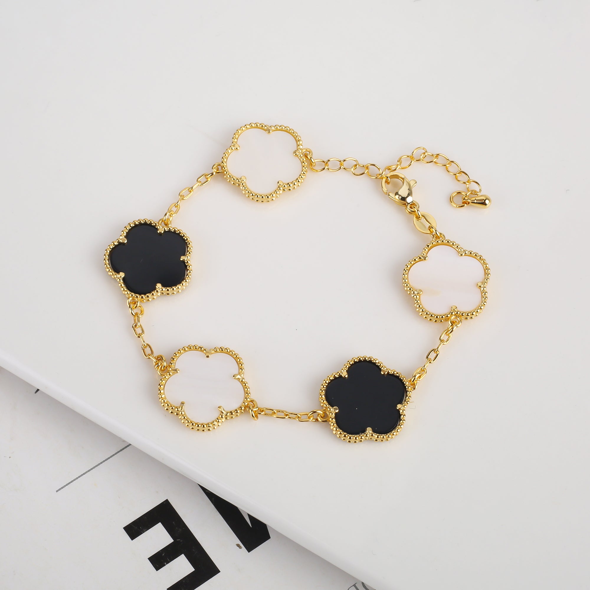 Vintage Clover Flower Pendant Gold Chain Bracelet